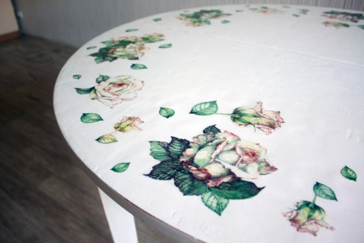 белый стол в стиле шебби-шик